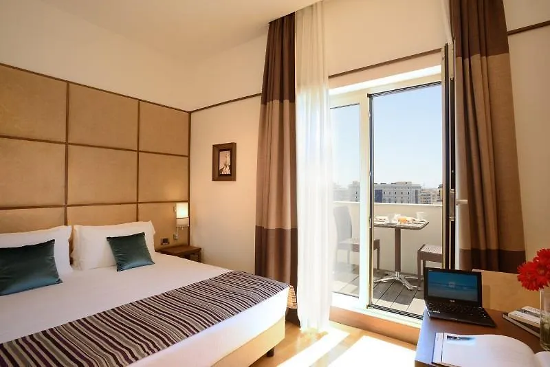 The Independent Hotel Rom 4*,
